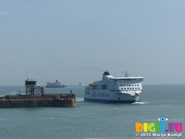 FZ015877 Ferries entering and leaving Dover